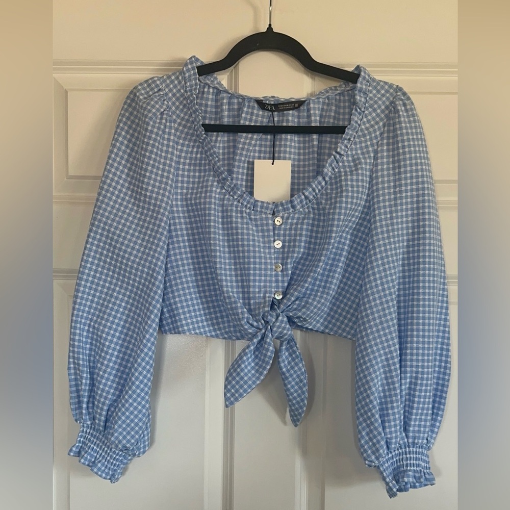 ZARA•New with tags 
Blue Gingham Women's Top. 
Women’s Sz. Medium.